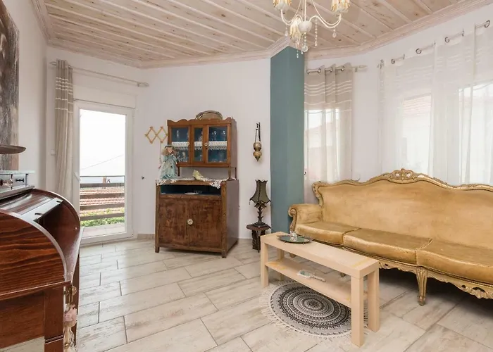 Nyaraló Mario's House
