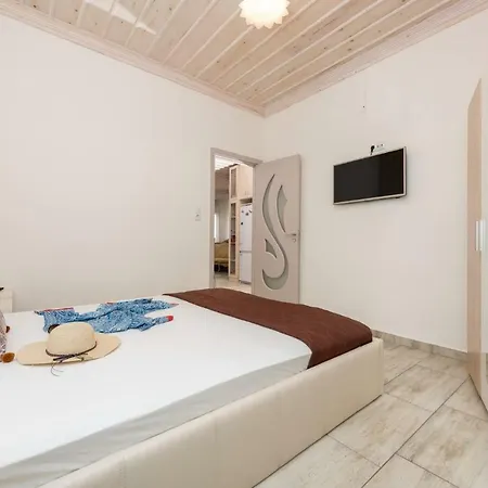 Holiday home Mario's House Kallirakhi